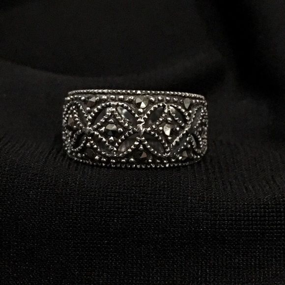 Vintage Sterling Silver Marcasite Encrusted Cutout Ring Sz 8 - Picture 3 of 8